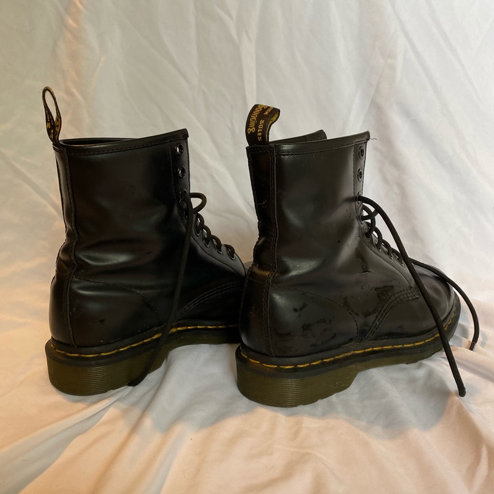 Size 7 Doc Marten Boots (Black) - Picture 4 of 4